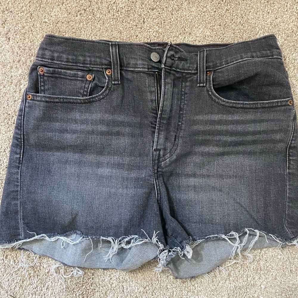 Size 31 Levi’s shorts